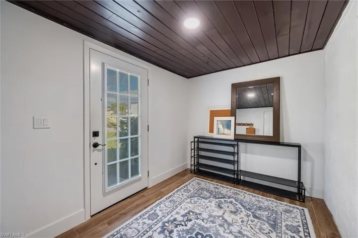 2432  Lake  AVE, Naples, FL 34112