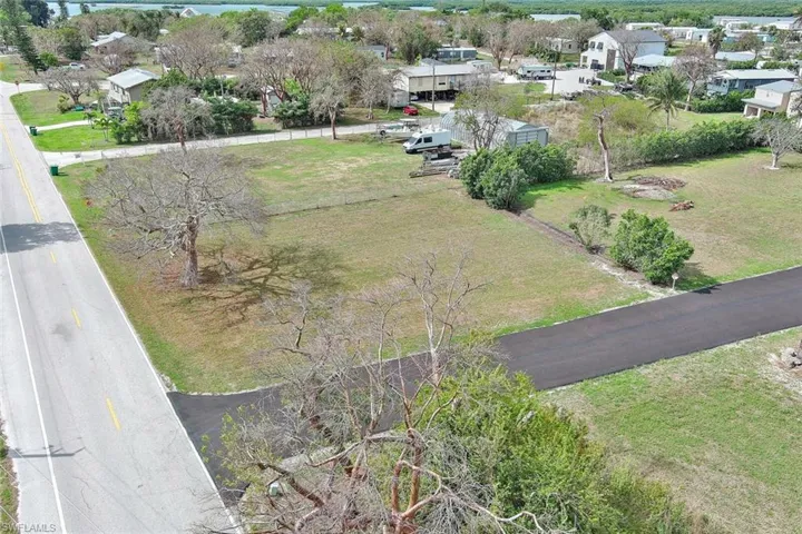 261  Smallwood  DR, Chokoloskee, FL 34138