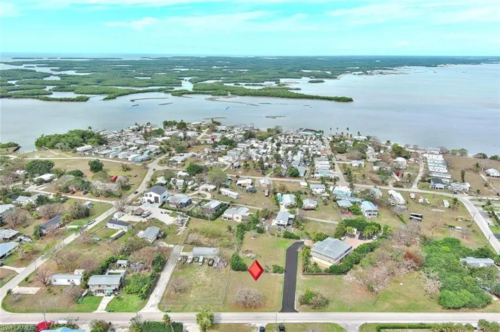 261  Smallwood  DR, Chokoloskee, FL 34138