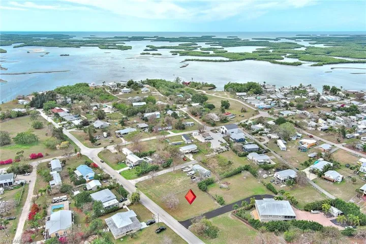 261  Smallwood  DR, Chokoloskee, FL 34138
