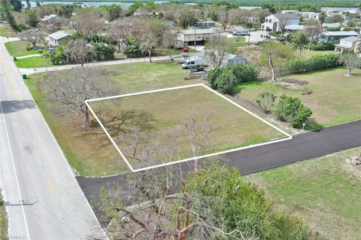 261  Smallwood  DR, Chokoloskee, FL 34138