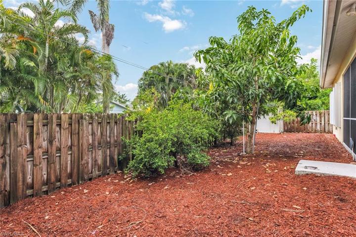 1180 29th AVE N, NAPLES FL 34103