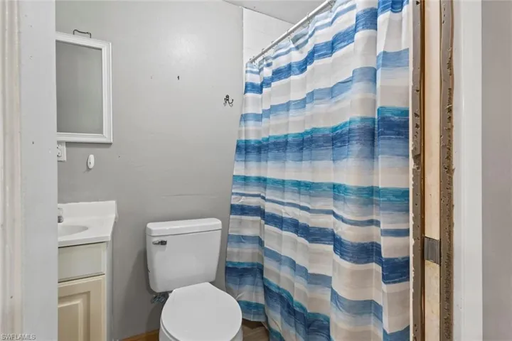 18417  Lee  RD, Fort Myers, FL 33967