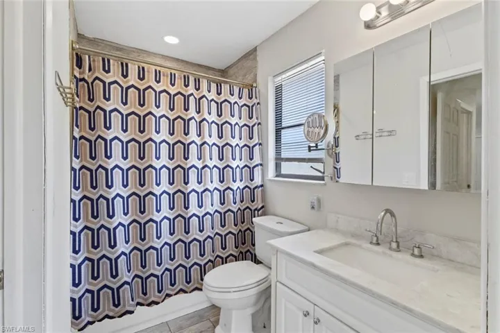 18417  Lee  RD, Fort Myers, FL 33967