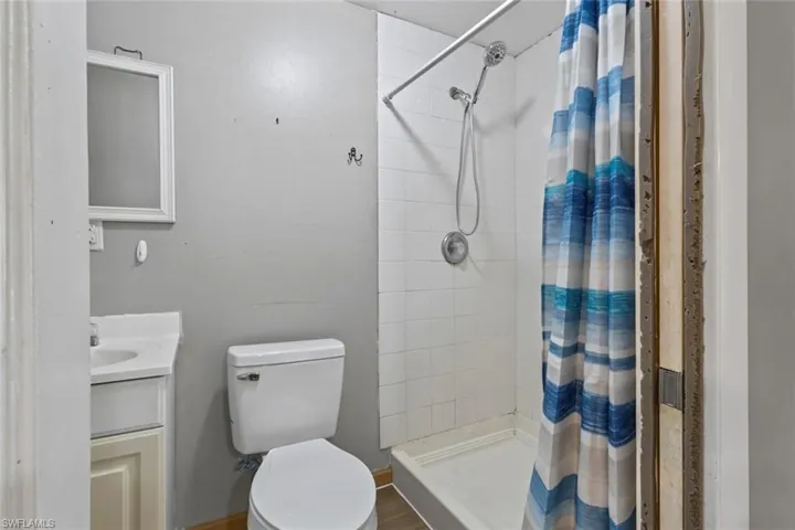 18417  Lee  RD, Fort Myers, FL 33967
