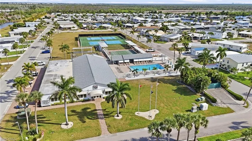 Club House, Pool & Amenities
