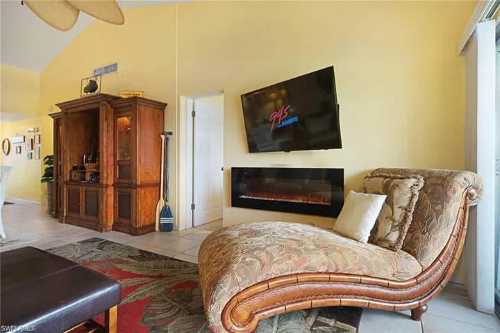 4613 SE 5th  AVE, Cape Coral, FL 33904