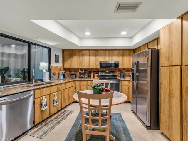 159  Round Key  CIR, Naples, FL 34112