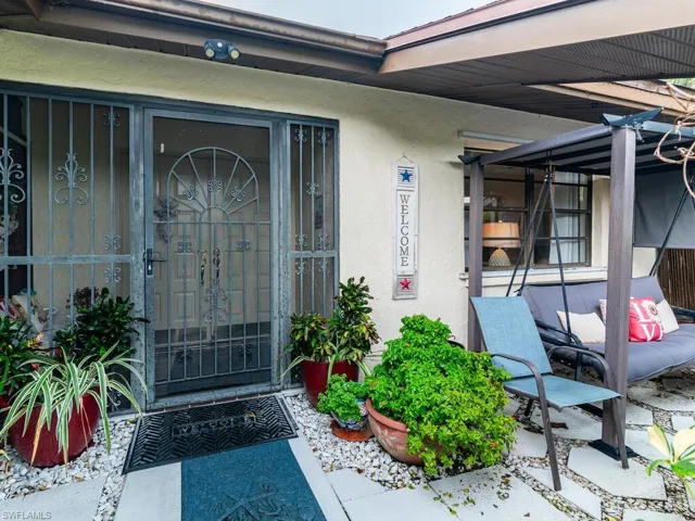 159  Round Key  CIR, Naples, FL 34112