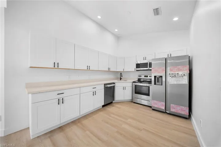 605 Hancock Bridge Pkwy, Cape Coral, Florida 33990