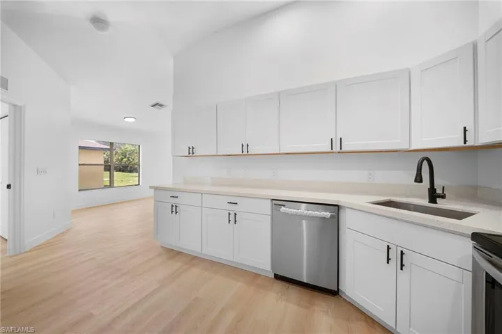 605 Hancock Bridge Pkwy, Cape Coral, Florida 33990