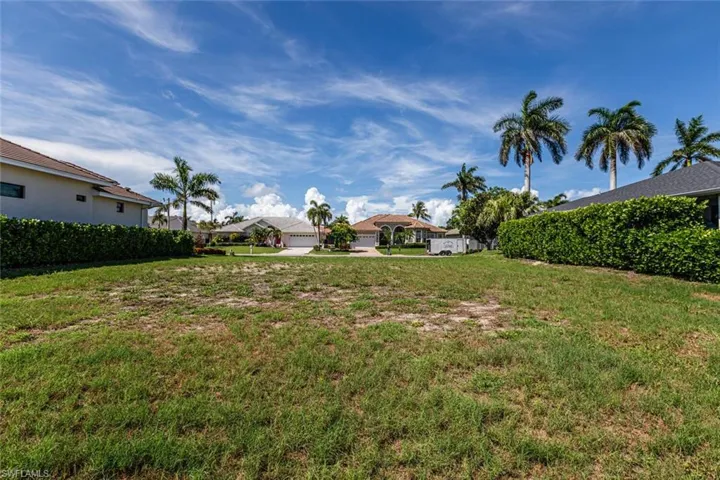View of yard featuring a residential view