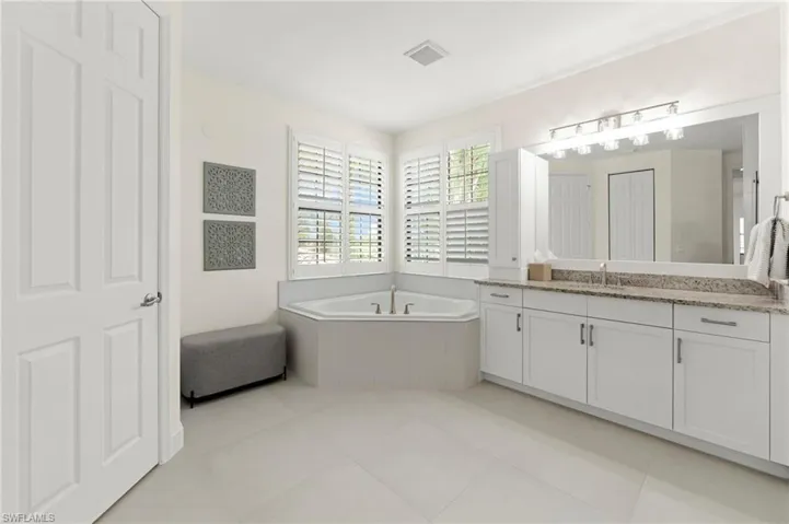 2858 Cinnamon Bay Cir, Naples, Florida 34119