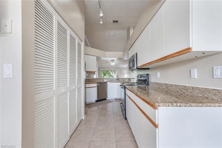 141 Wading Bird CIR # 201, NAPLES FL 34110