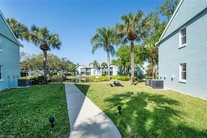 141 Wading Bird CIR # 201, NAPLES FL 34110