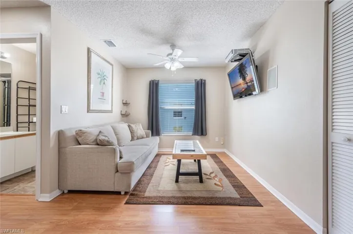 141 Wading Bird CIR # 201, NAPLES FL 34110