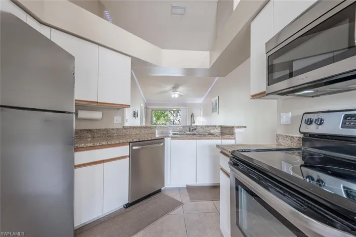 141 Wading Bird CIR # 201, NAPLES FL 34110