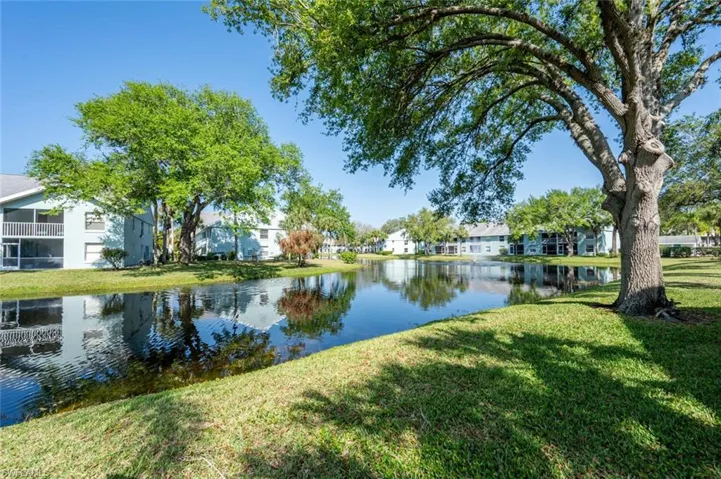 141 Wading Bird CIR # 201, NAPLES FL 34110