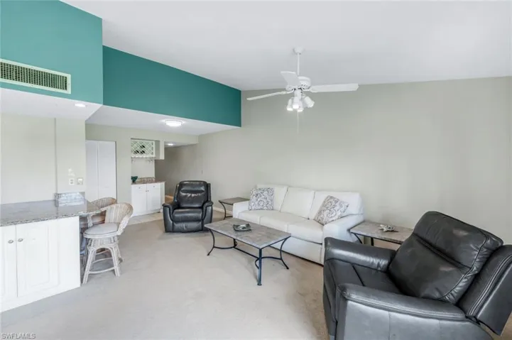 5585  Trailwinds  DR, Fort Myers, FL 33907