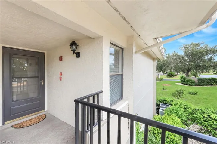 5585  Trailwinds  DR, Fort Myers, FL 33907