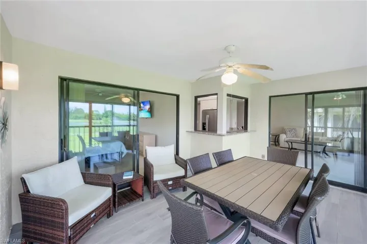 5585  Trailwinds  DR, Fort Myers, FL 33907