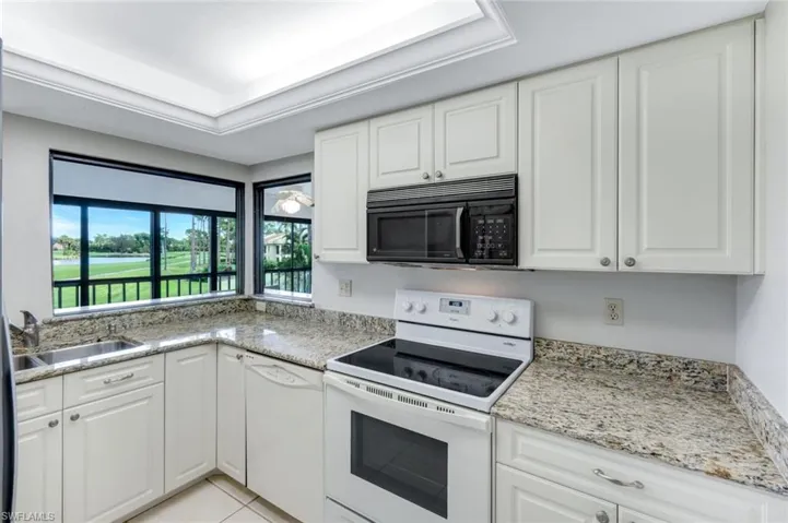5585  Trailwinds  DR, Fort Myers, FL 33907