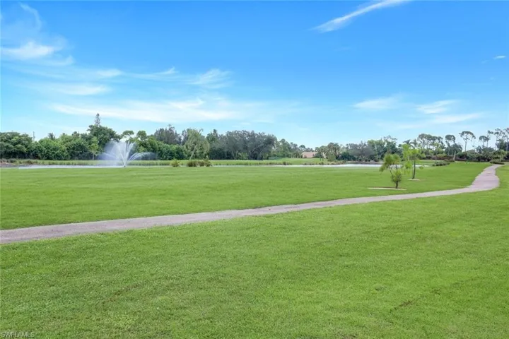 5585  Trailwinds  DR, Fort Myers, FL 33907