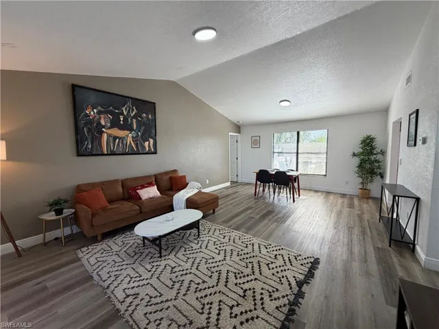 2811 Se 15th Pl 202, Cape Coral, Florida 33904