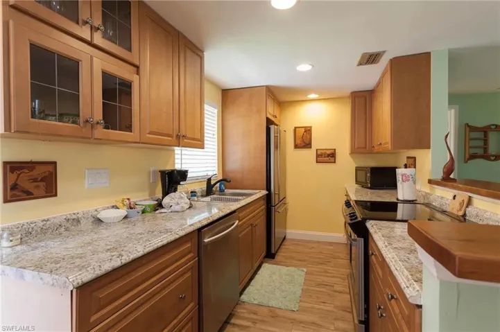 11093 Kelly Rd, Fort Myers, Florida 33908