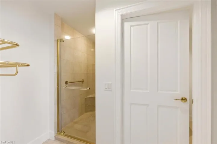 8665 Bay Colony Dr 2003, Naples, Florida 34108