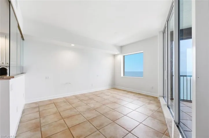 8665 Bay Colony Dr 2003, Naples, Florida 34108