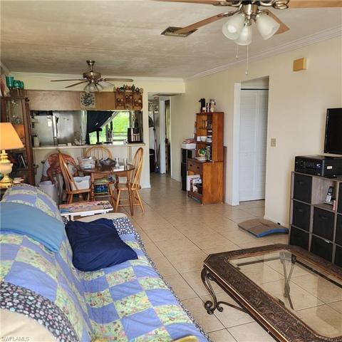 1510 Occupied Living Rm and Dining Rm looking from Front door