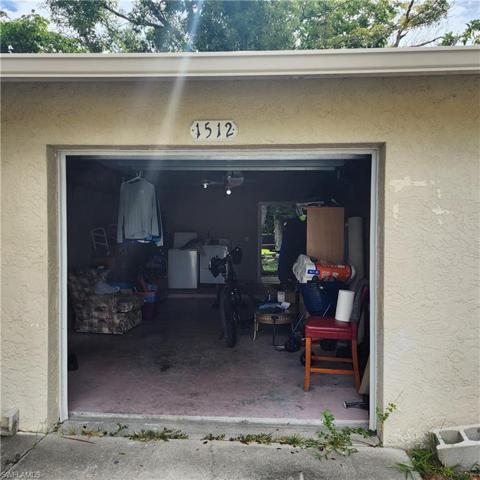 1512 Garage from driveway