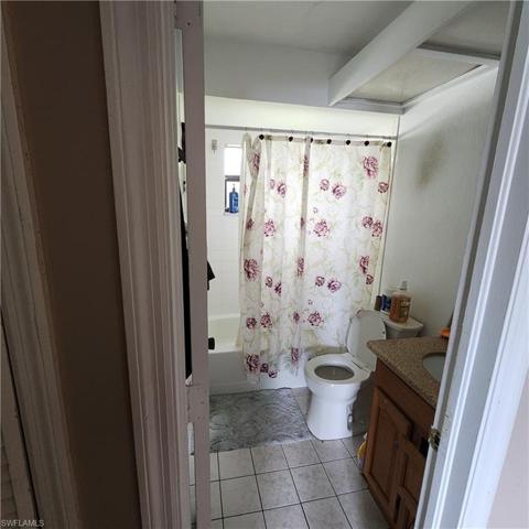 1512 side 2nd Bathroom