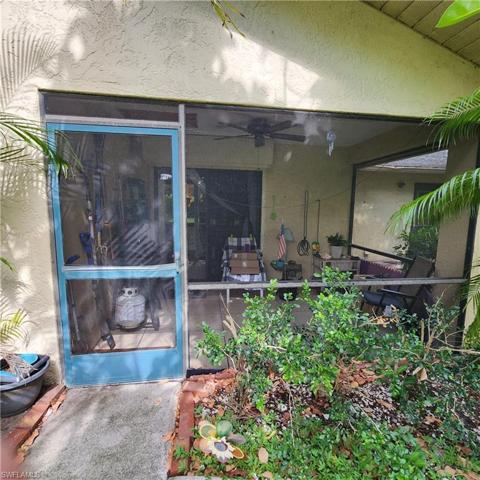 1510 Lanai from Yard