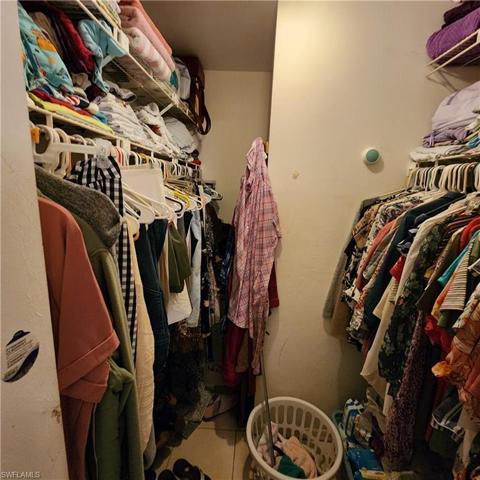 1512 side Owners Closet