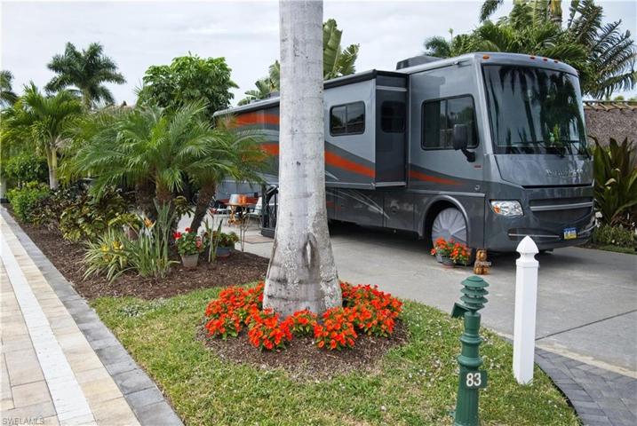 13580  Snook  CIR, Naples, FL 34114