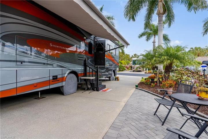 13580  Snook  CIR, Naples, FL 34114