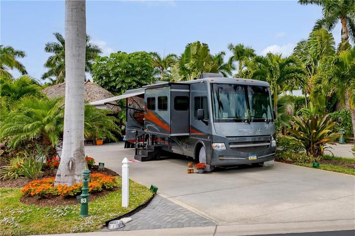 13580  Snook  CIR, Naples, FL 34114