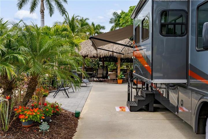 13580  Snook  CIR, Naples, FL 34114