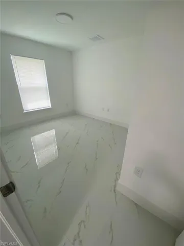 2621  Queen  DR, Lehigh Acres, FL 33971