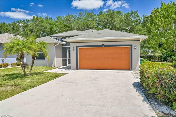 238  Stanhope  CIR, Naples, FL 34104