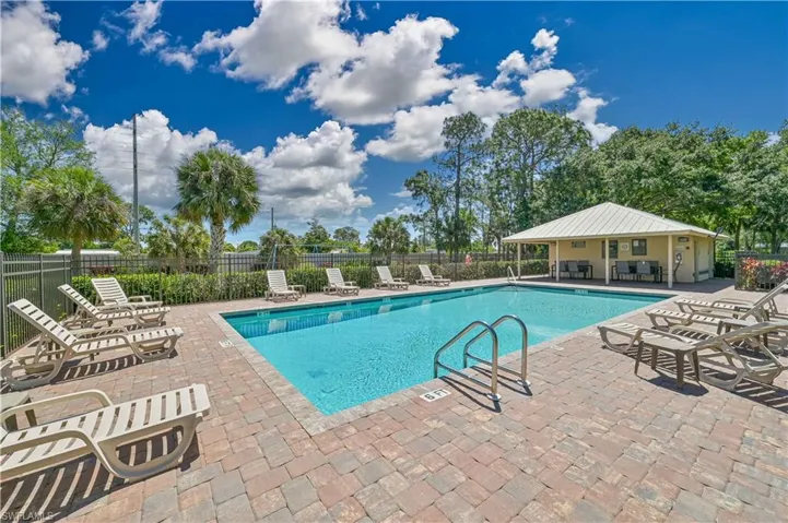 238  Stanhope  CIR, Naples, FL 34104