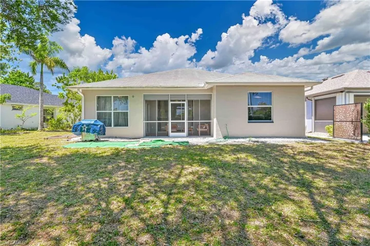 238  Stanhope  CIR, Naples, FL 34104
