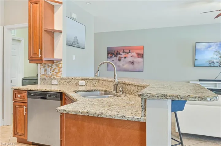 238  Stanhope  CIR, Naples, FL 34104
