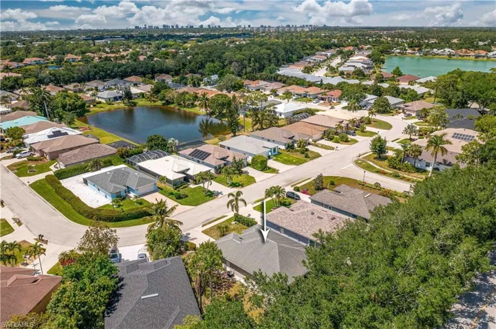 238  Stanhope  CIR, Naples, FL 34104