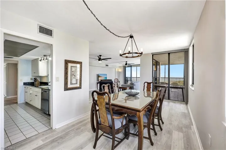11  Bluebill  AVE, Naples, FL 34108