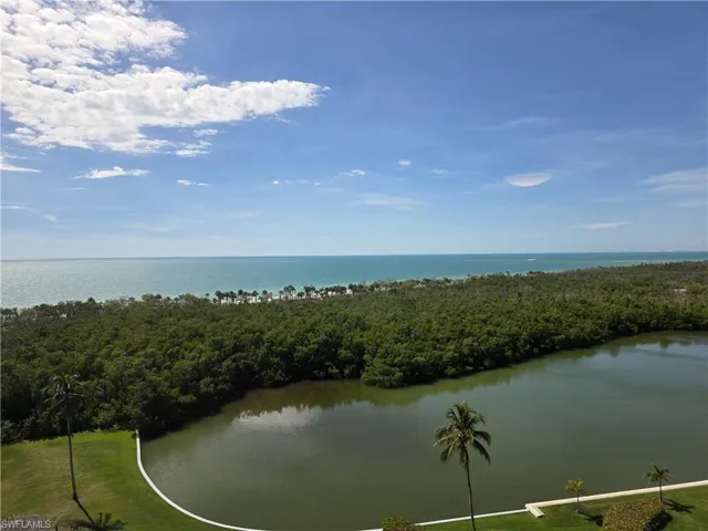 11  Bluebill  AVE, Naples, FL 34108