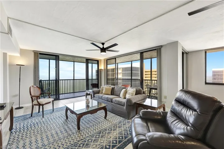 11  Bluebill  AVE, Naples, FL 34108