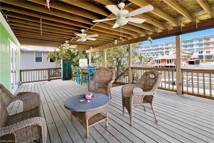 Deck featuring a ceiling fan